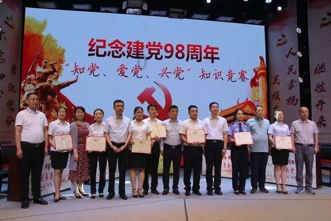 多地儿童坐地铁免票身高升至1.3米，包括二孩、三孩家庭，对此你怎么看？游戏画面